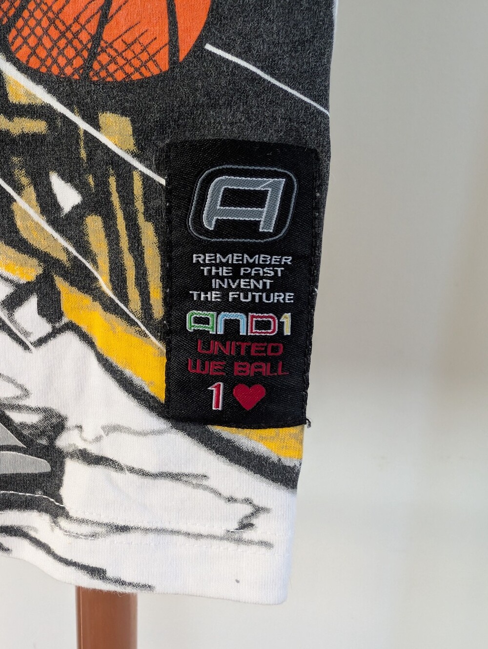 🏀 AND1 🏀 Vintage Y2K   "All-Over Print" (AOP) Streetball T-shirt (Unworn) - Picture 4 of 12